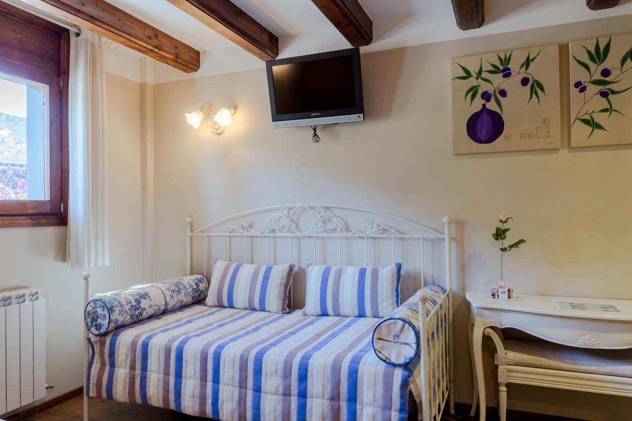 Hotel Flor De Neu El Pont de Suert Zewnętrze zdjęcie